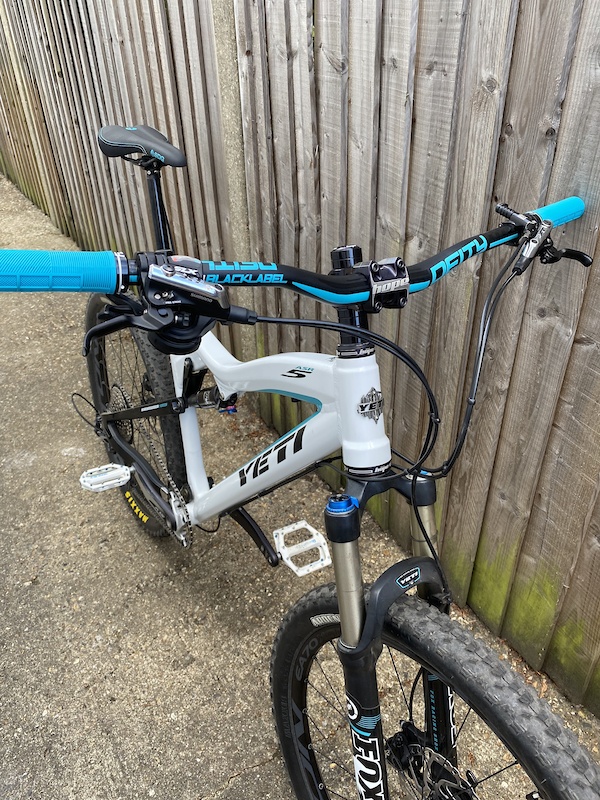 yeti asr 5c price