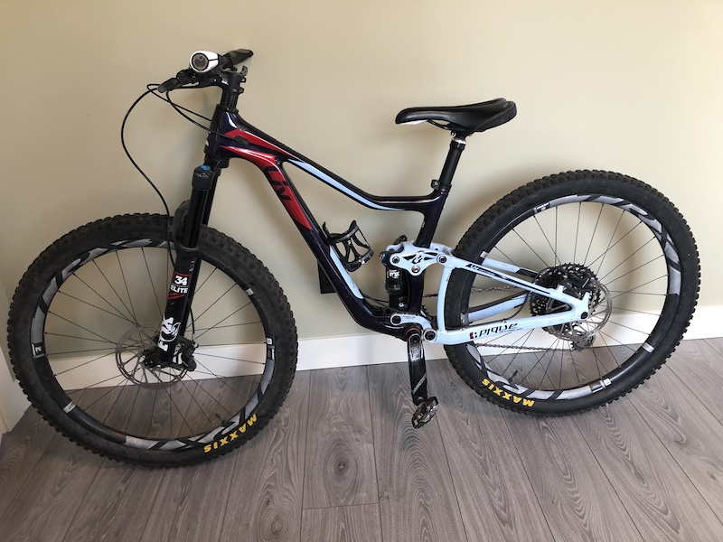 22 inch full suspension mountain bike