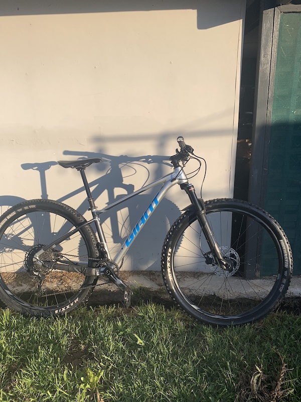 Giant fathom best sale 29er 2 ge