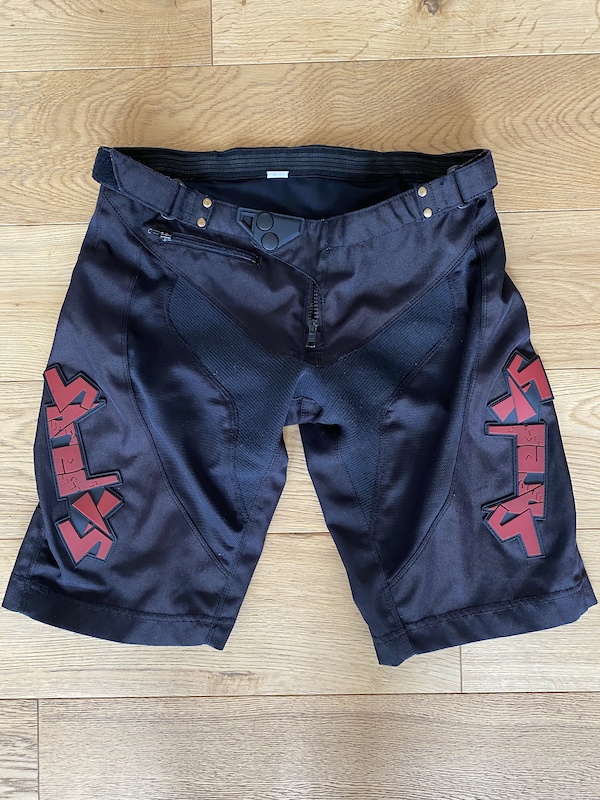 Shred XS Mountain Bike shorts, 28 Waist For Sale
