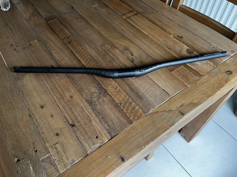 santa cruz carbon riser bars