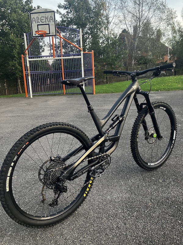 2020 YT Capra Large 29