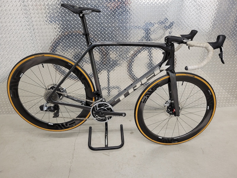 exercise bike with automatic resistance