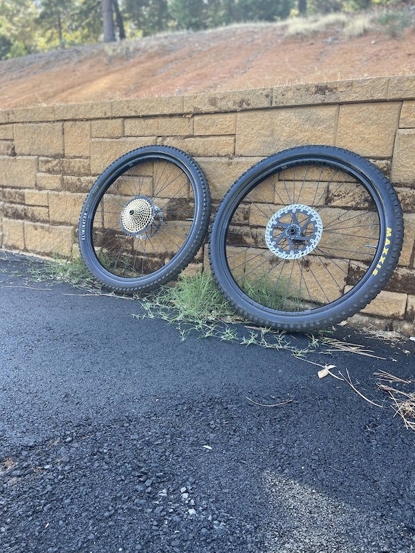 2021 Industry Nine Enduro 305 v3 Wheels w/ Hydra hubs For Sale
