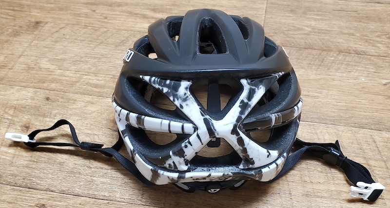 Giro xara hot sale helmet