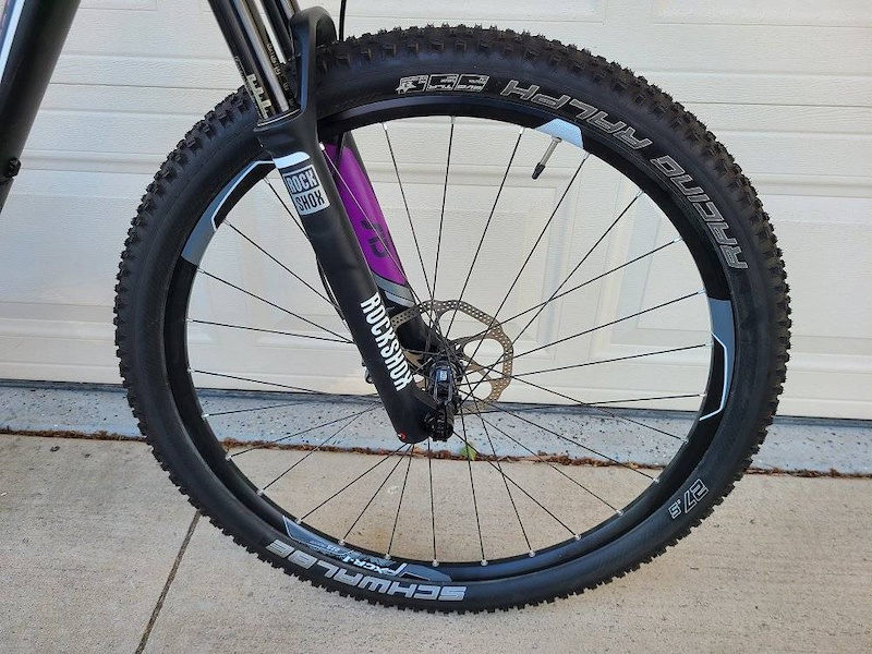 2014 Giant LIV Obsess Advanced 1 Composite 27.5” wheels For Sale