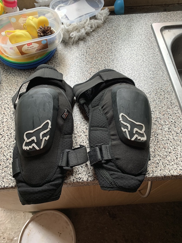 2022 Fox launch pro knee pads
