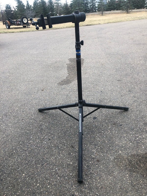 Bike repair stand For Sale
