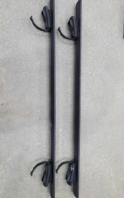 2017 Thule crossbars For Sale