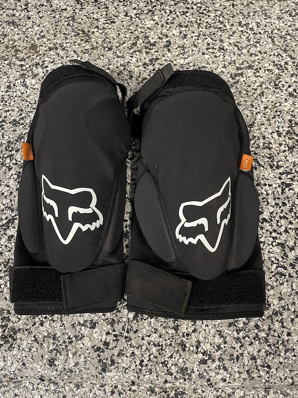 2022 Fox Launch D30 Knee pads Med For Sale