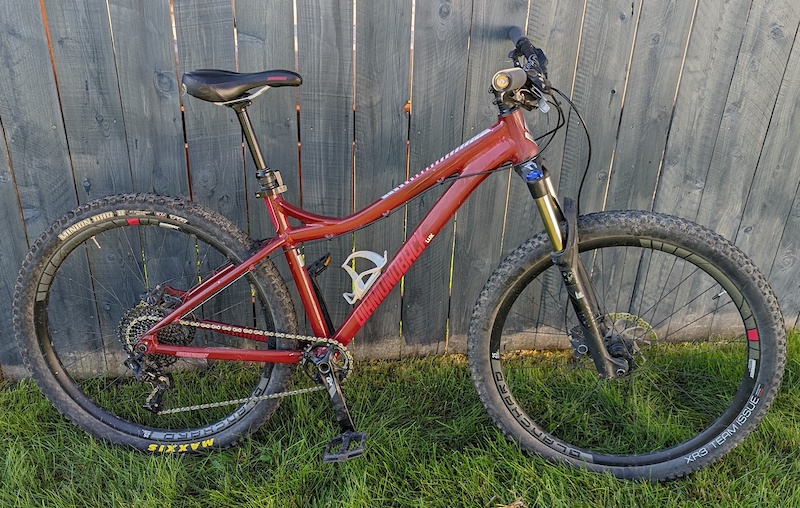 Diamondback lux best sale mountain bike