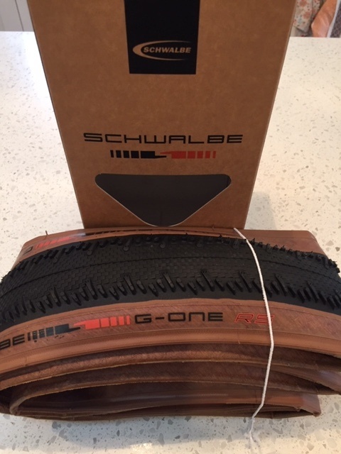 Pneu Schwalbe G-One RS 700x35c Tubeless Pour Vélo Gravel Tanwall Neuf