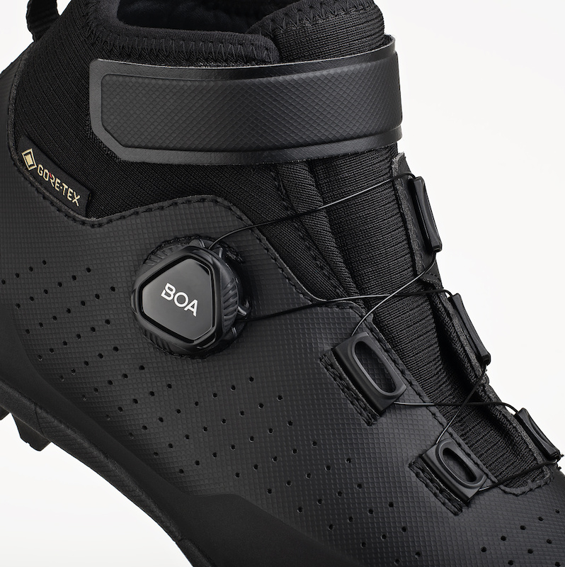 Fizik Launches New MTB Shoes with Gore-Tex - Pinkbike