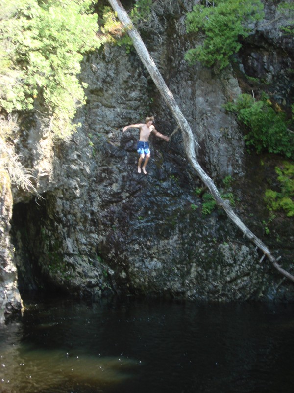 sweet cliff jumpin'