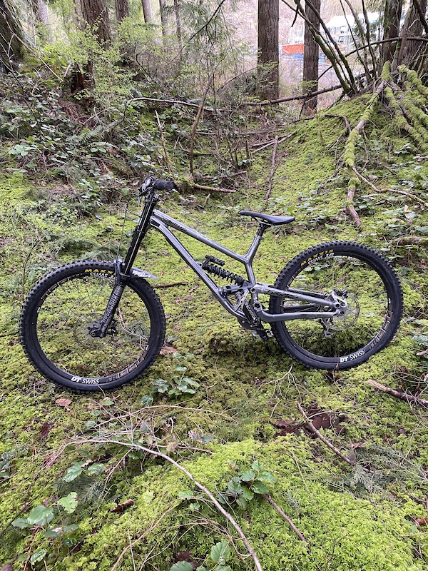 commencal furious 2021