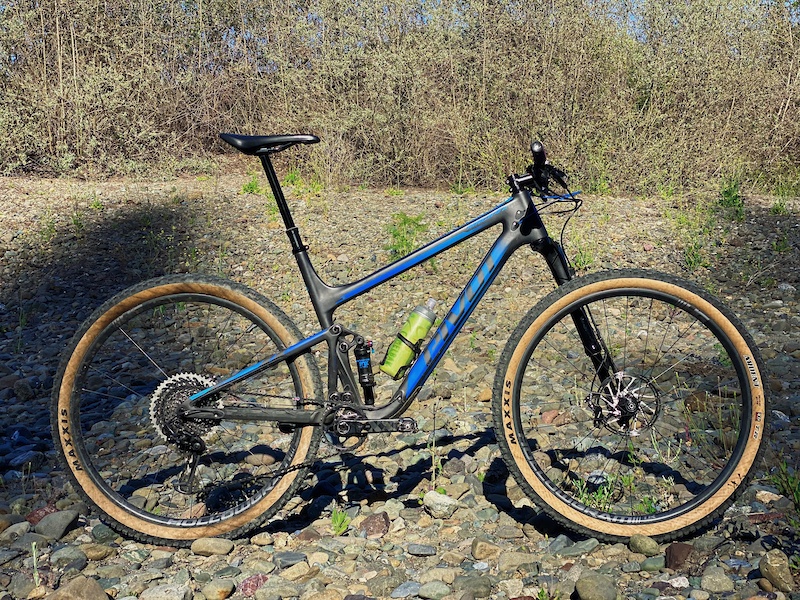 2020 Pivot Mach 4 SL w Lefty Ocho For Sale