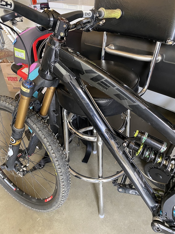 Medium frame yeti mountain bike For Sale
