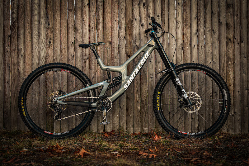 2020 Santa Cruz V10 Large NEW FRAME Deity DT Swiss For Sale