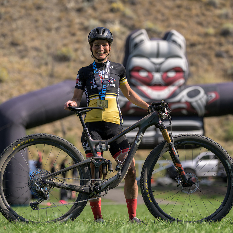 She put on a singletrack clinic and had a smile nearly the whole time.