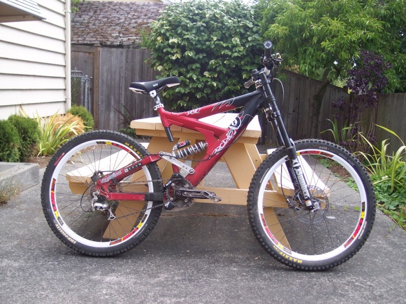 my new brodie devo 2004 w/ Junior T, MTX, deity metal, race face, mrp g2, and shimano 105 short cage mech....