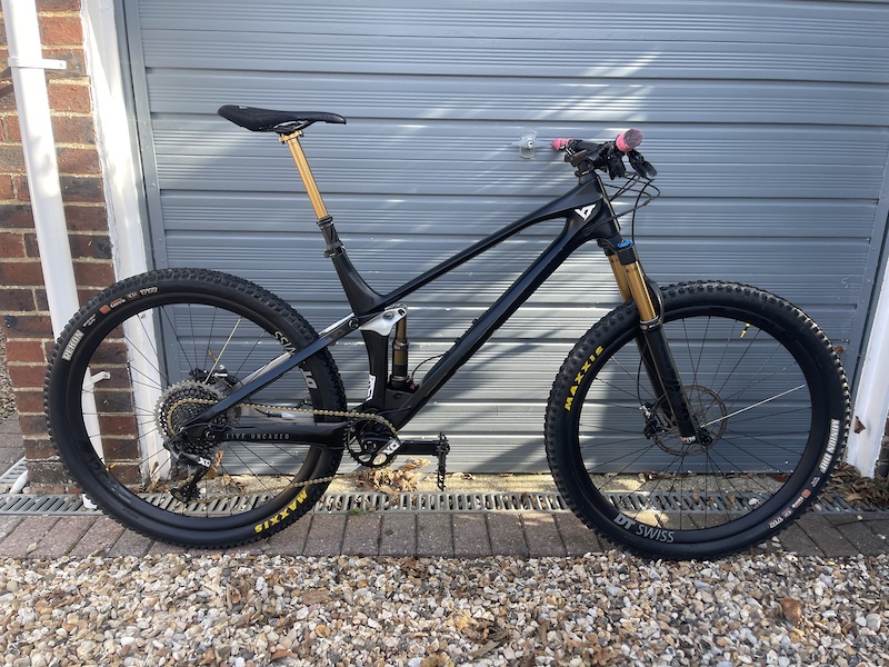 2020 YT Industries IZZO Pro race Full carbon For Sale