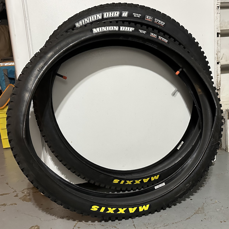 maxxis minion 26 x 2.35