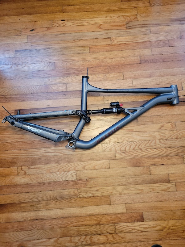 specialized status frame