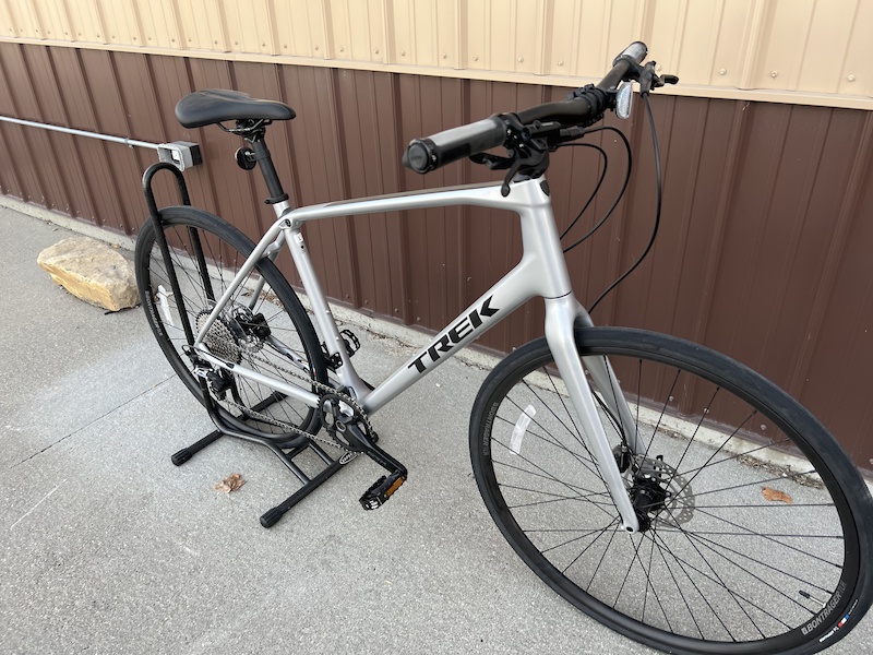 2021 TREK FX 4 Sport Carbon For Sale