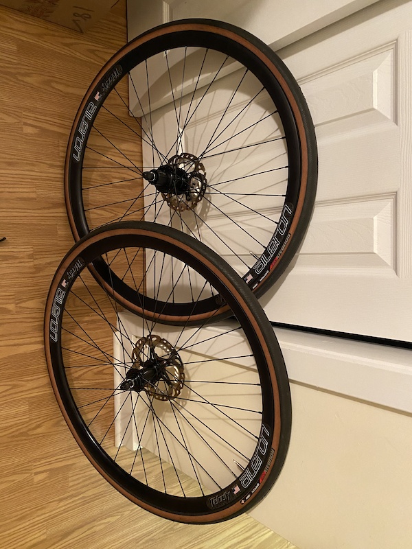 thru axle 700c wheelset