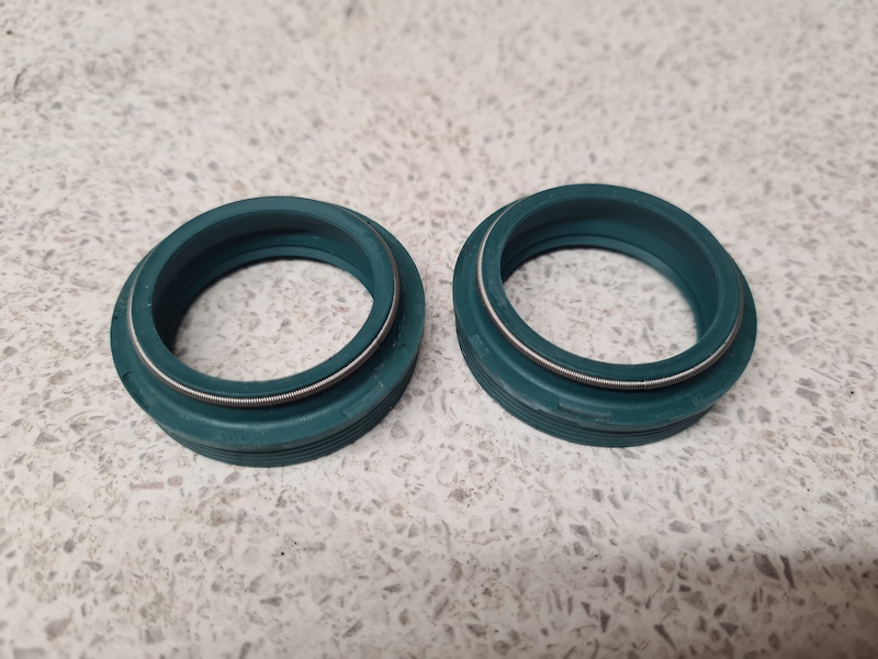 SKF 35mm wiper seals - flanged For Sale