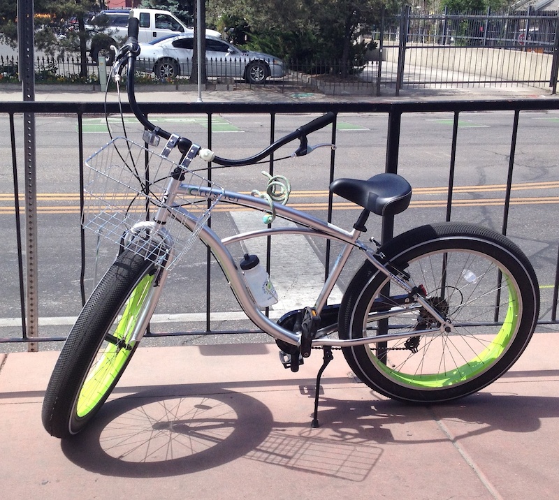 Baja cruz fat store tire bike