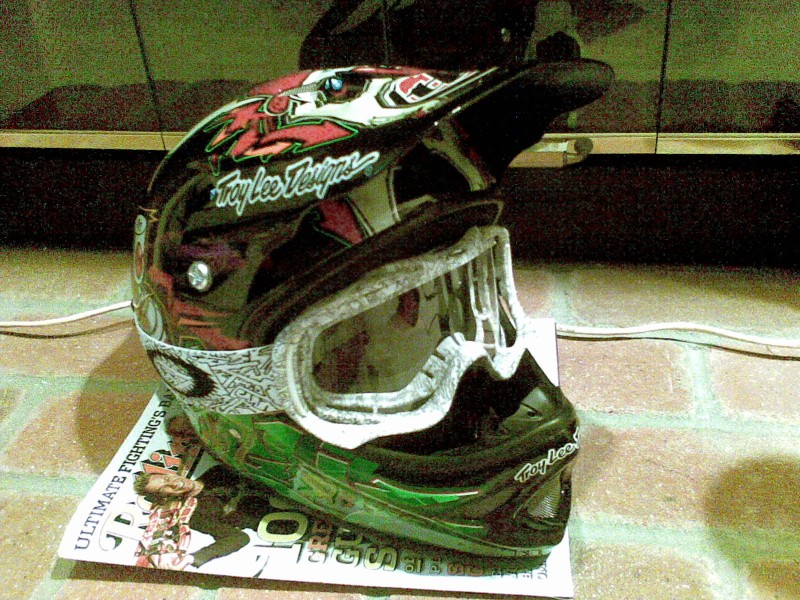 New Setup. Green TLD Troy Lee Chito with Oakley MX text goggles. Very happy with this helmet!
