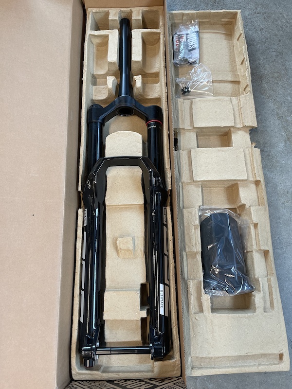 2023 Rockshox Zeb Ultimate 180mm 29