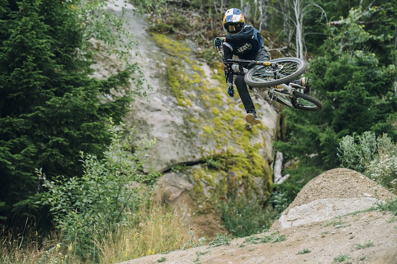 Leatt Releases Gravity MTB 2023 Collection - Pinkbike