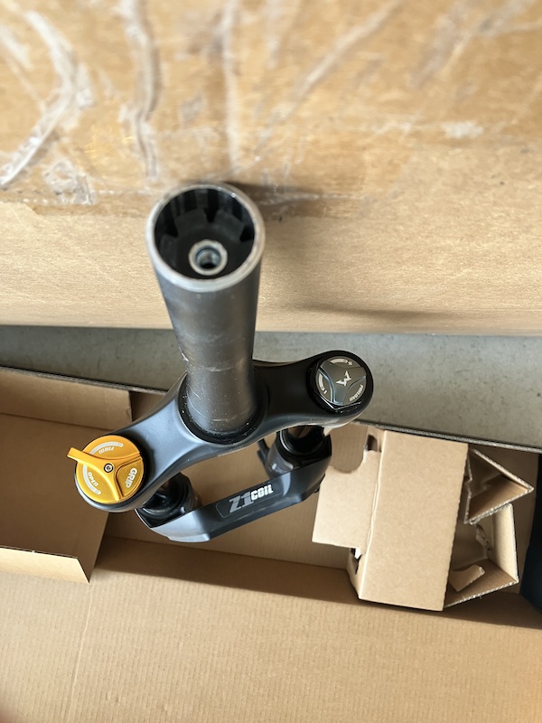 2023 Marzocchi Bomber Z1 coil 160mm 44 offset For Sale