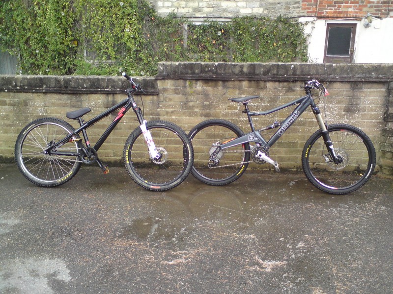 Orange 5 and commencal Maxmax. Both custom builds, just cleaned (still wet)