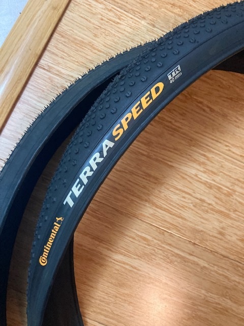 continental terra speed 700x40