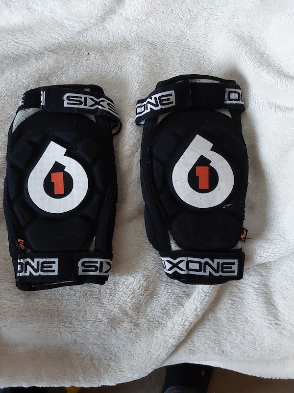 661 evo d30 knee pads For Sale
