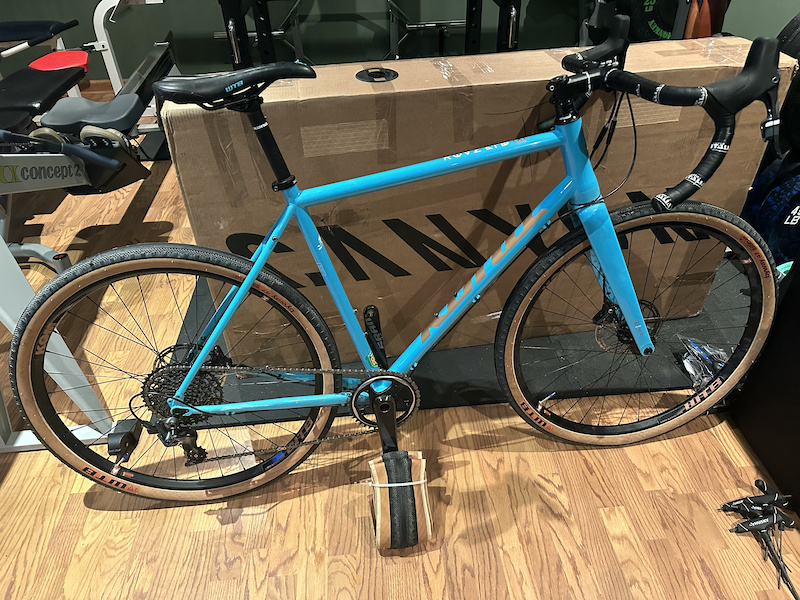 2018 Kona Rove Limited Gravel Bike and extra tire For Sale