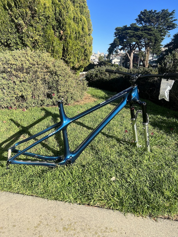 2023 Price Drop - Yeti ARC Frame - XL Cobalt For Sale