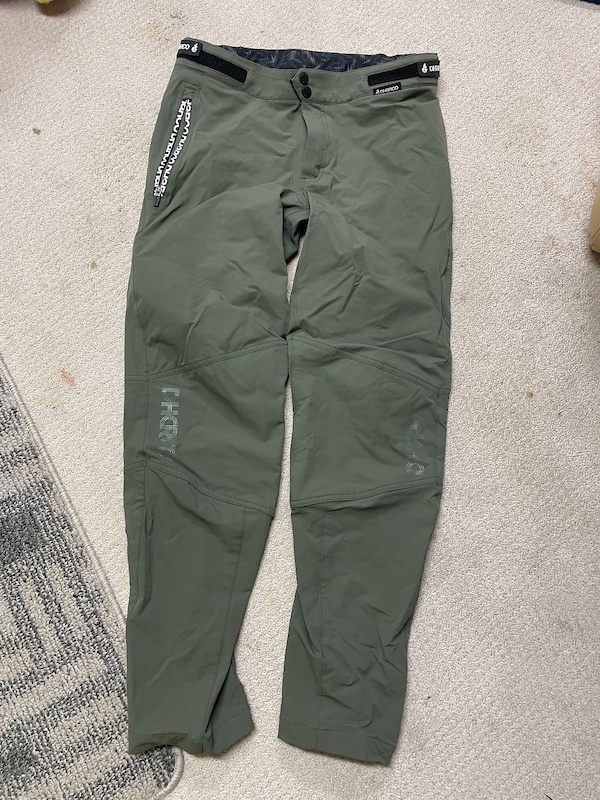 2022 DHARCO Gravity pants -32” ( medium ) For Sale