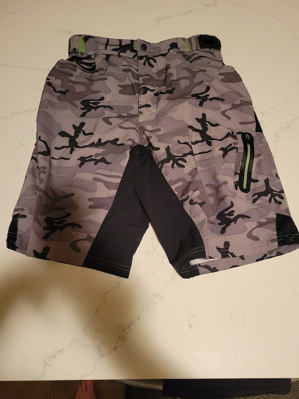 zoic camo shorts