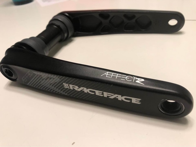 Pédalier RaceFace Aeffect R – 175 Mm, Montage Direct CINCH, Axe EXI – Neuf