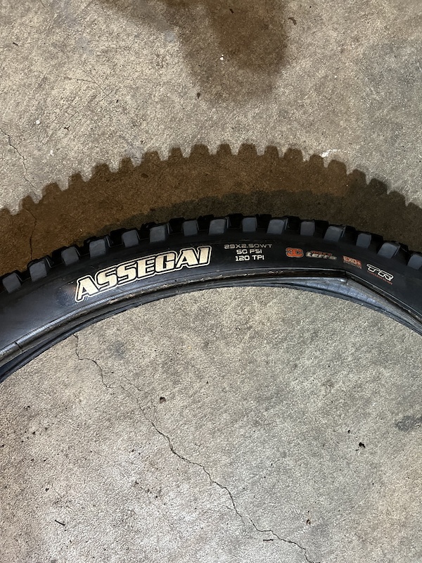 Maxxis and Bontrager 29'er tires, cheap For Sale