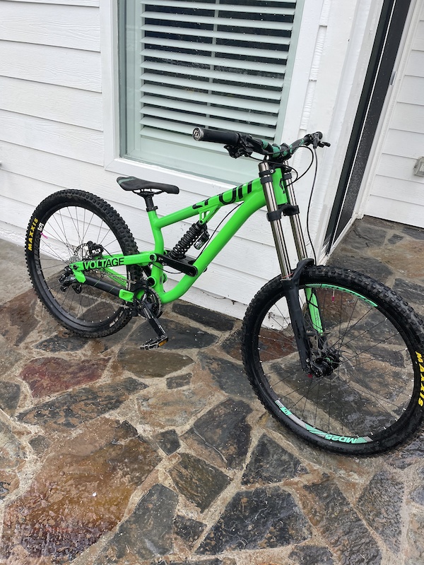 Scott voltage fr 720 hot sale downhill