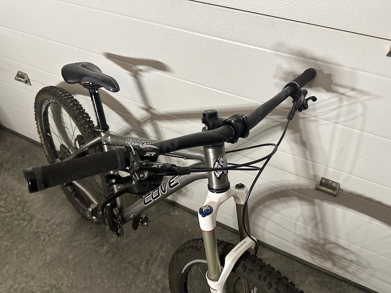 Bike Checks: New Build on a Cove Hummer Ti! | Tiong Hin Co Tyre - MTB Zone