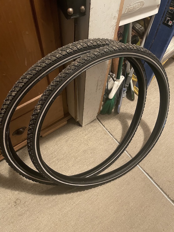schwalbe spike tyres