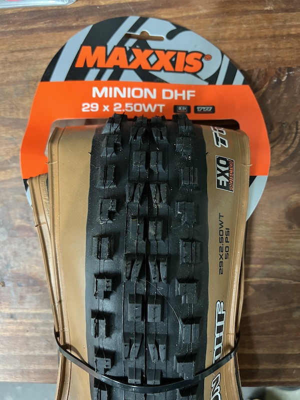 maxxis dhf 29x2 4