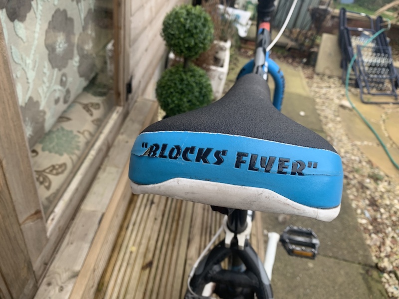 Blocks flyer seat online