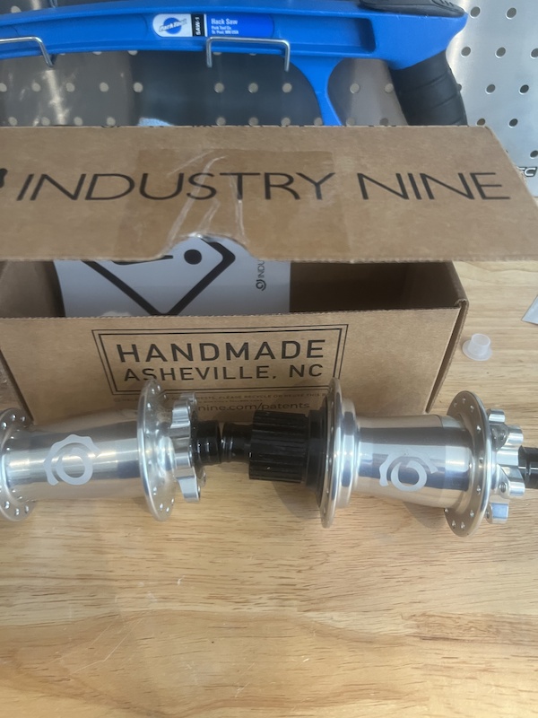 2022 Industry nine i9 silver hub set For Sale